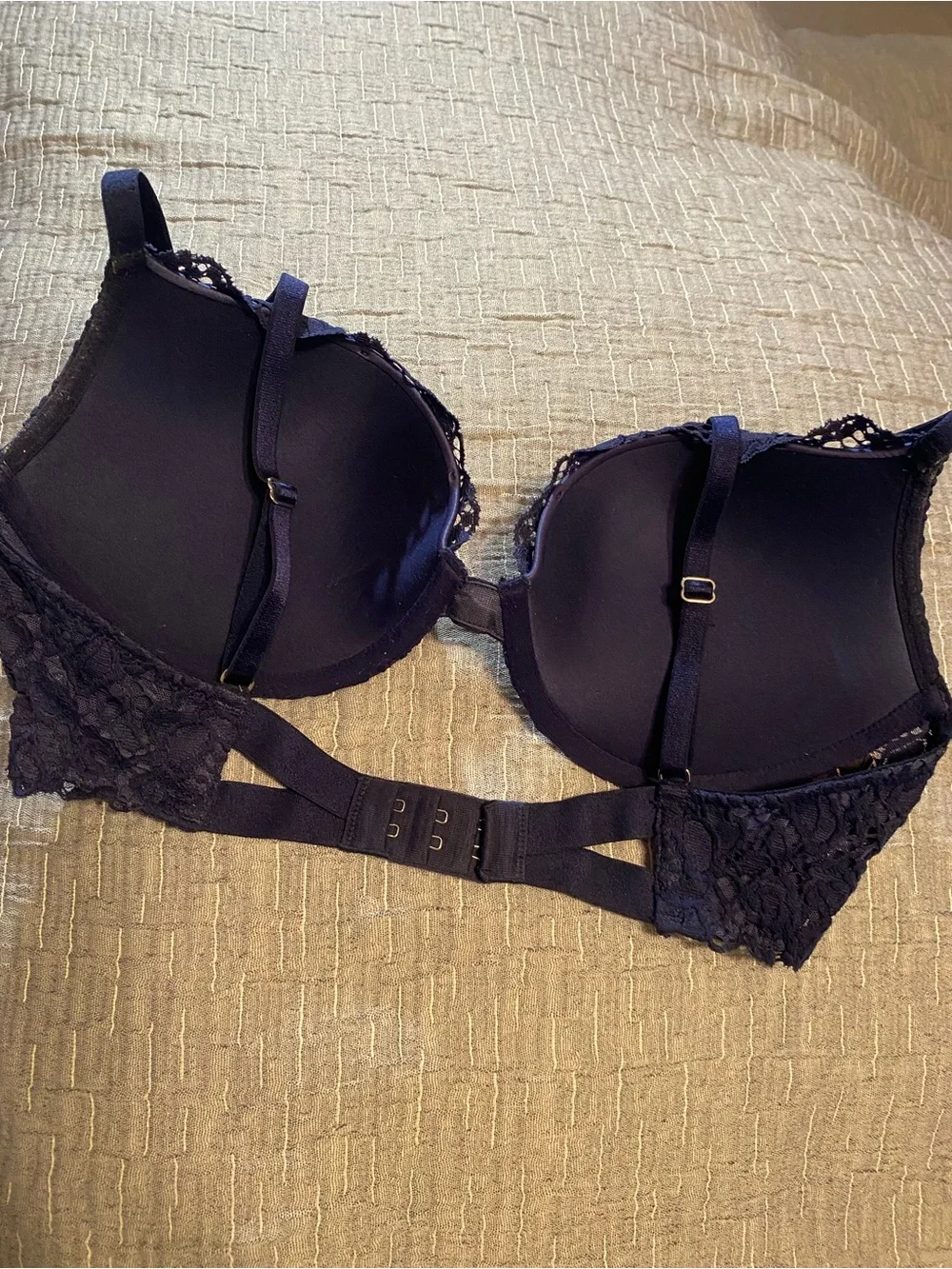 Victoria's Secret Navy Lace Underwire Bra